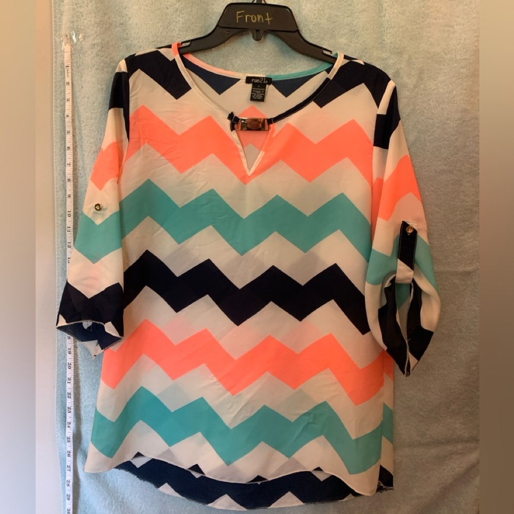Trendy Chevron Pattern Top - Multicolor